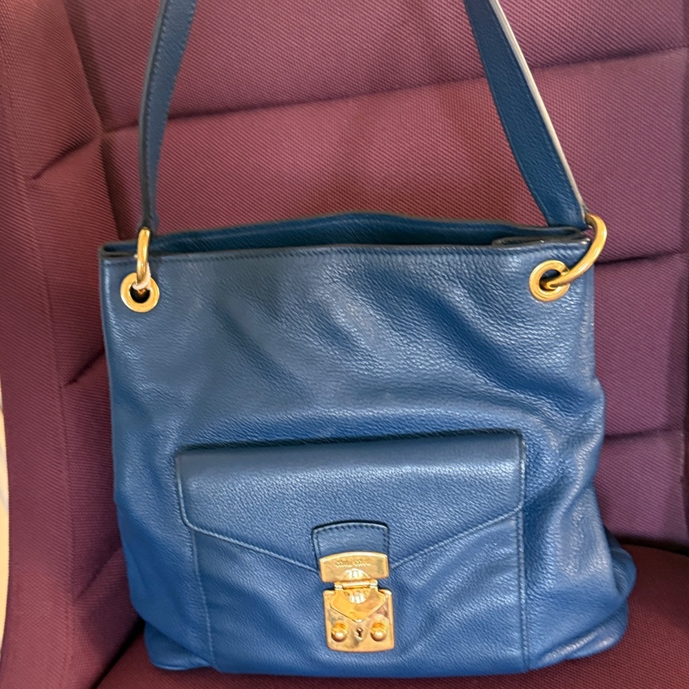 Chic Blue Leather Shoulder Bag